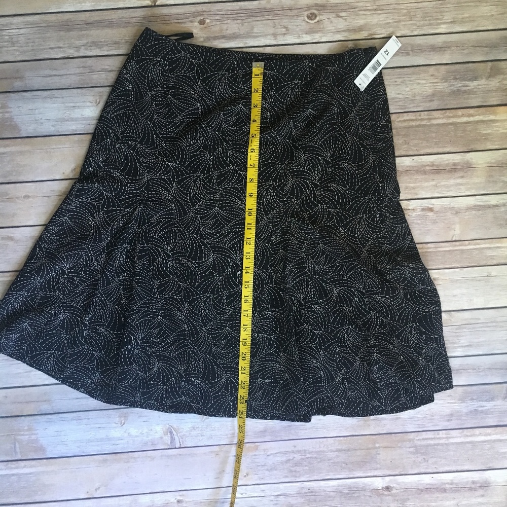 Jones Wear Skirt - Picture 5 of 6